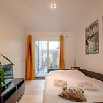 Out Of Office With Terrace By Interhome 公寓