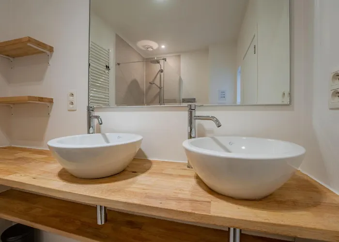 아파트 Out Of Office With Terrace By Interhome